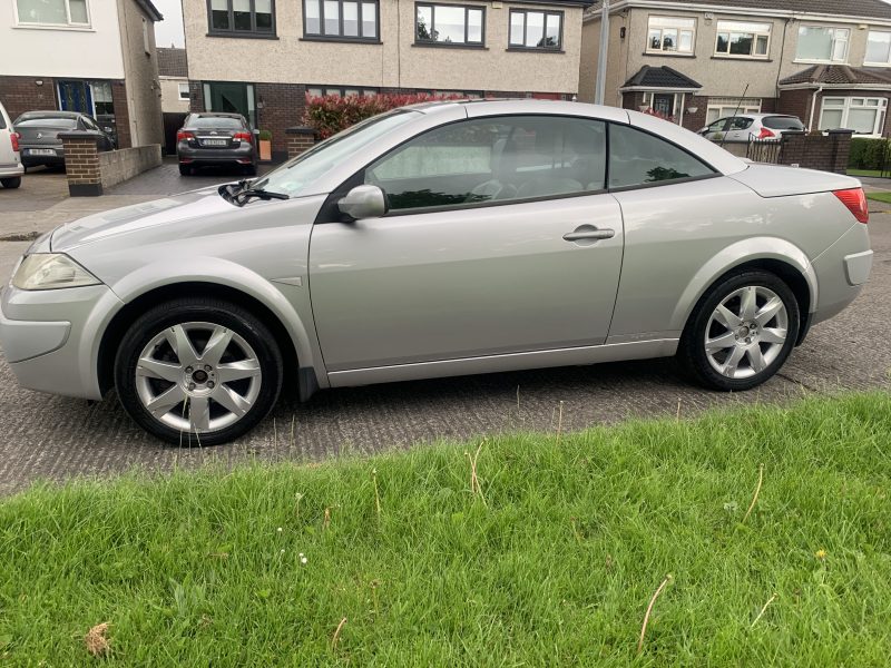 Beautiful 2008 Renault Megane LA cream Convertible
