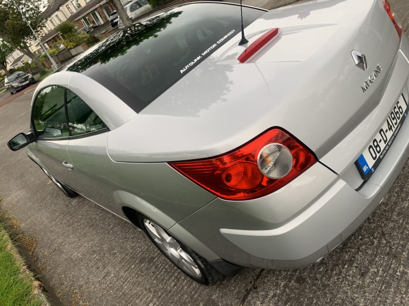 Beautiful 2008 Renault Megane LA cream Convertible