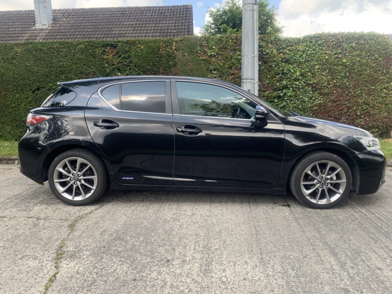 Stunning Lexus CT200H Hybrid Automatic 1.7 Petrol