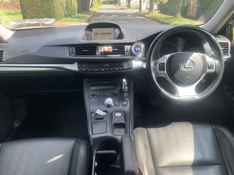 Stunning Lexus CT200H Hybrid Automatic 1.7 Petrol