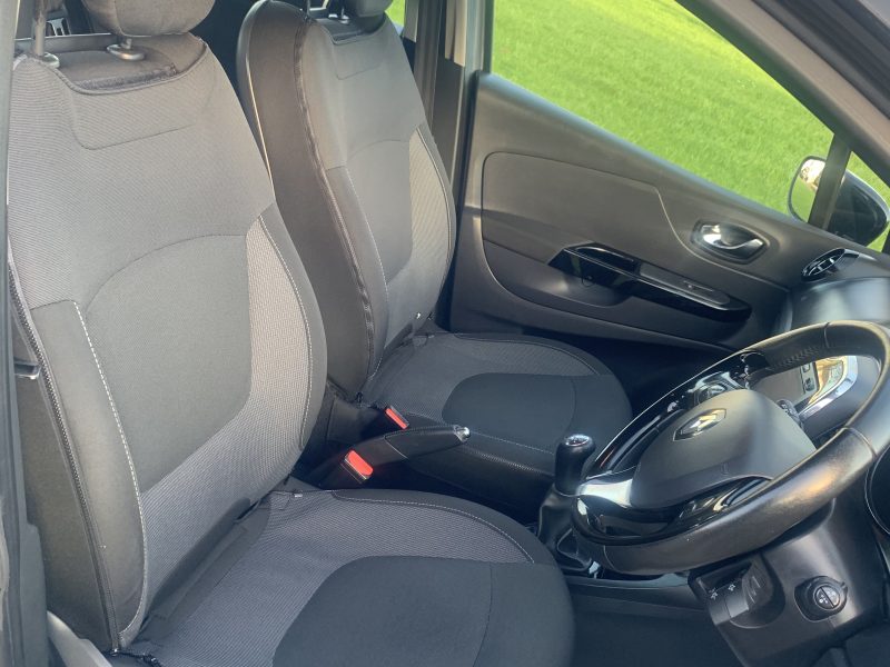 2016 Renault Captur Sat Nav Model with Long Nct