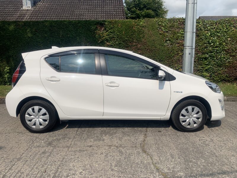 Toyota Aqua Automatic Hybrid