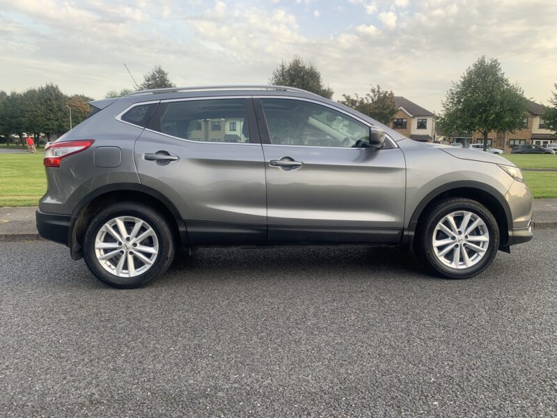 2017 Nissan Qashqai High Spec Model with Very Low Mileage and Brand New NCT