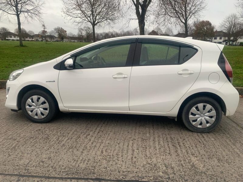 Toyota Aqua 2016 with low mileage and Brand new NCT
