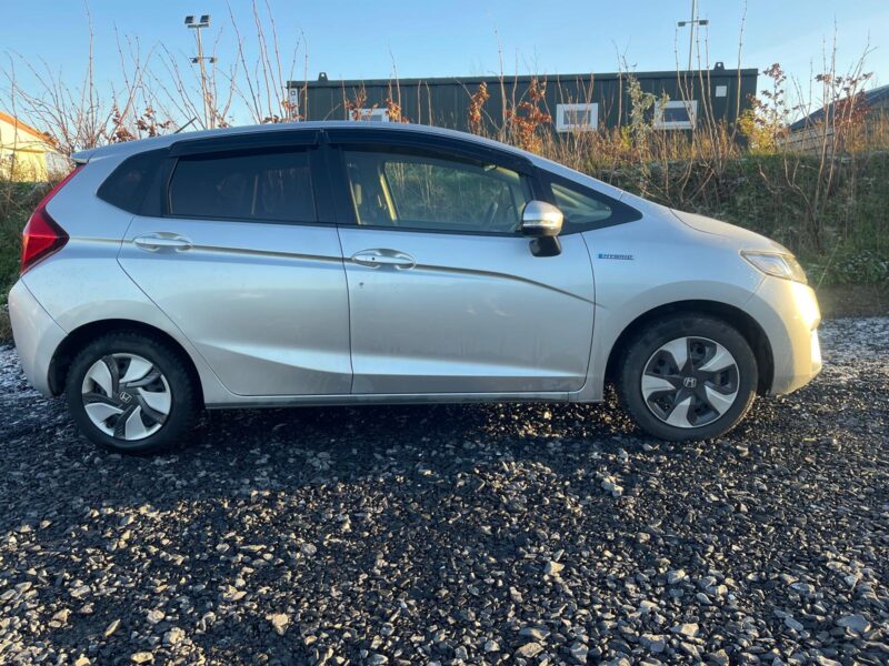 Stunning Honda Fit Hybrid Automatic. Top spec model with Brand New Nct