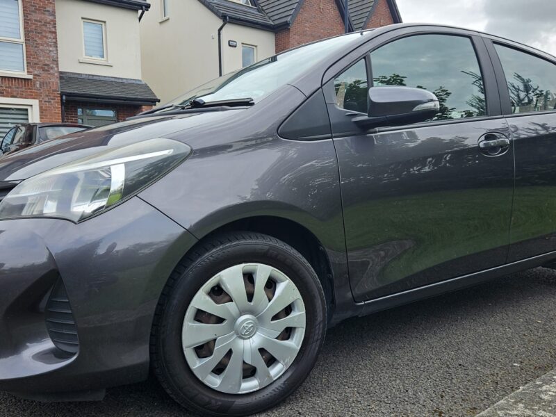 2015 Toyota Yaris Luna model with brand new NCT