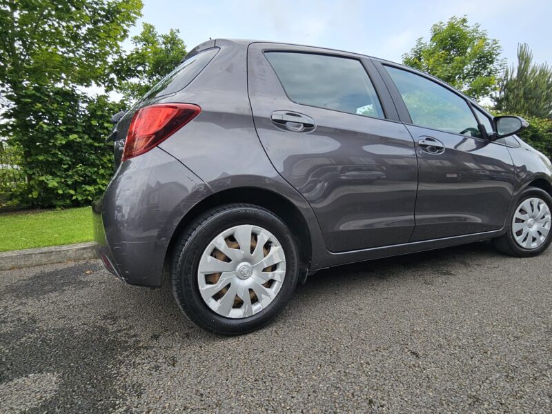 2015 Toyota Yaris Luna model with brand new NCT