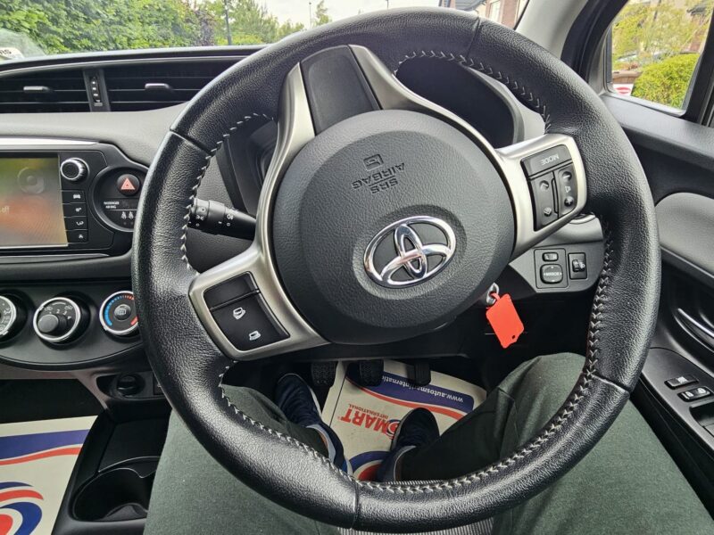 2015 Toyota Yaris Luna model with brand new NCT