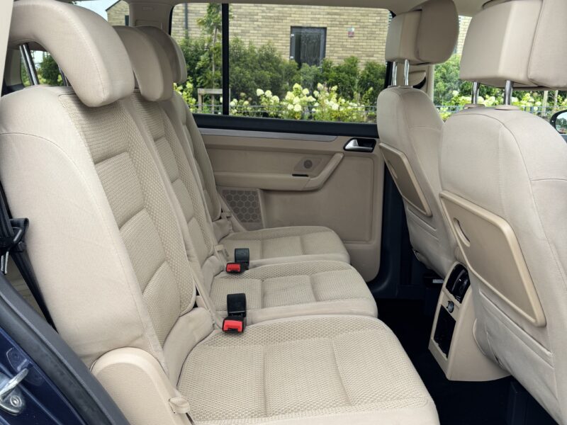 2014 Volkswagen Touran 1.6 TDI Diesel Automatic with brand new Nct