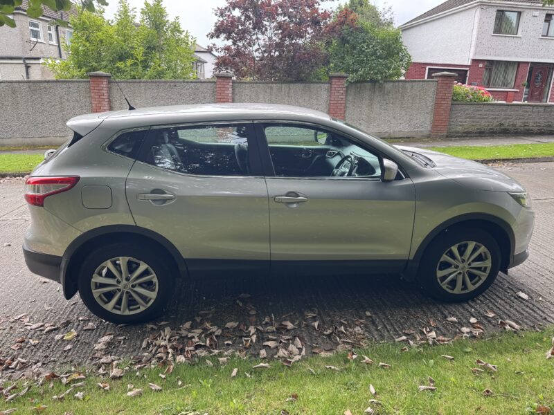 2015 Nissan Qashqai with Low mileage 41000 miles and Nct