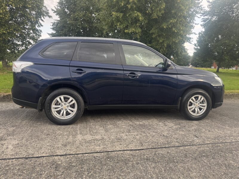 2015 Mitsubishi Outlander with Full stamped service history and Brand New NCT..