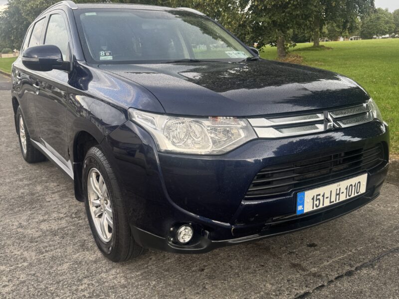 2015 Mitsubishi Outlander with Full stamped service history and Brand New NCT..