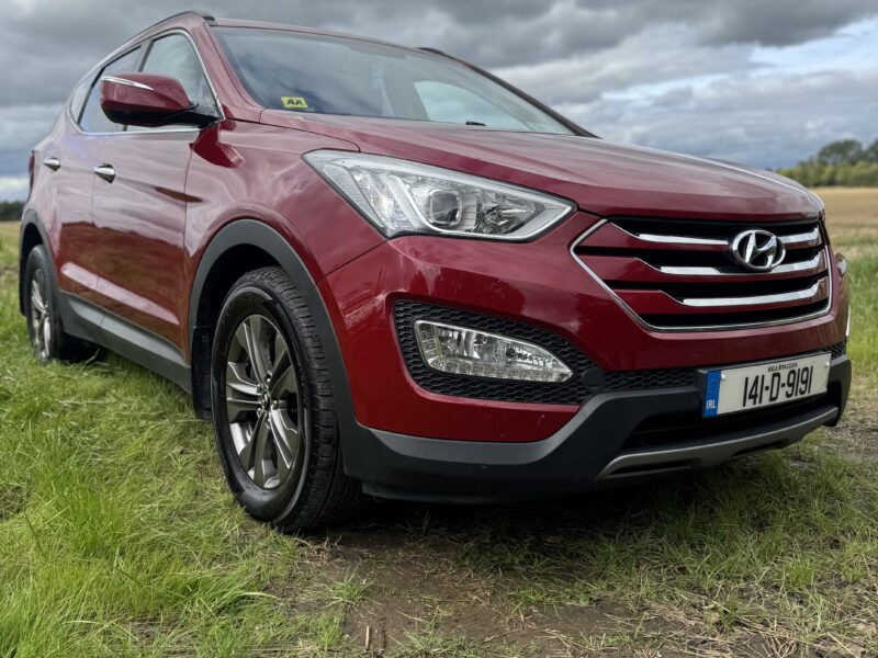 Spotless 2014 Hyundai Santa Fe 4 wheel drive Special Edition with NCT..