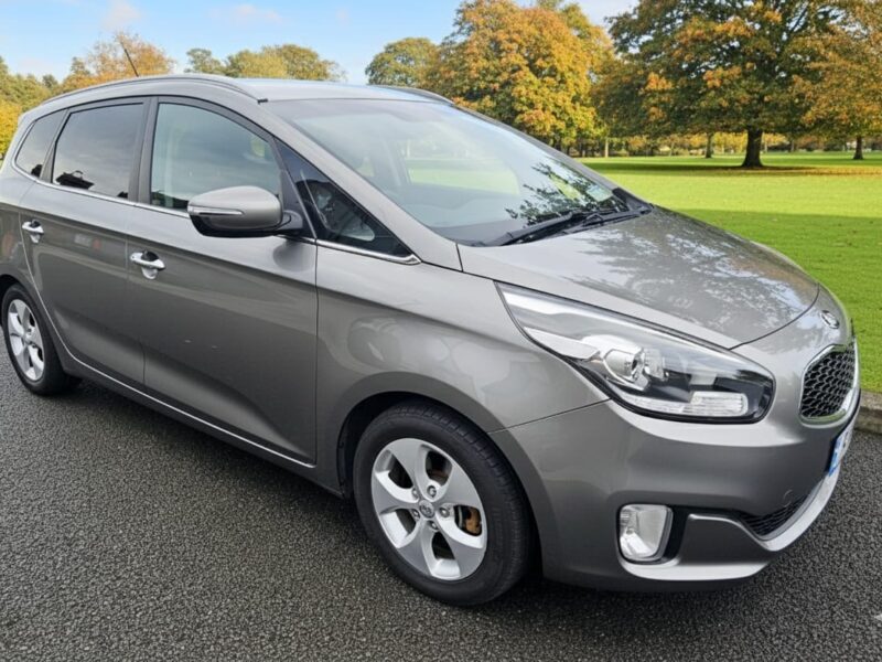 Beautiful 2015 Kia Carens with Very Low Mileage / Only 1 previous owner and Nct for a Year/ Taxed..