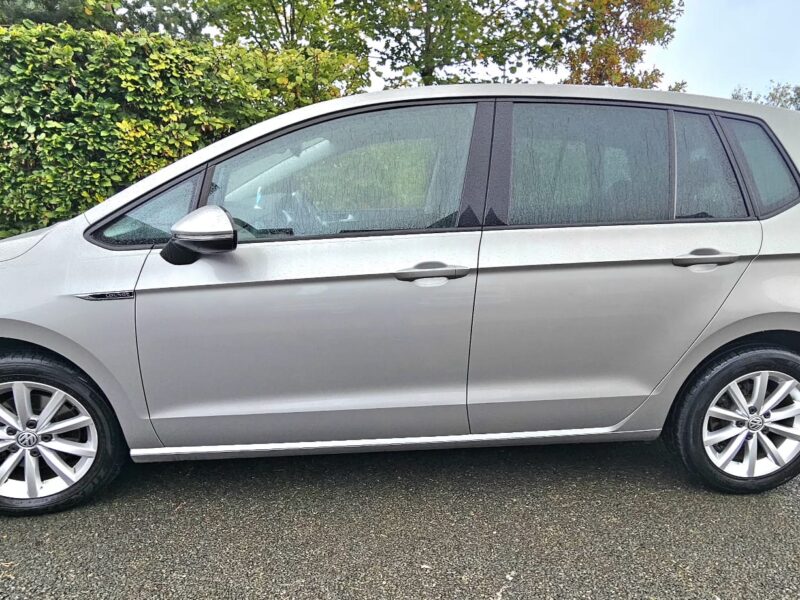 2016 2016 Volkswagen Golf Lounge Special Edition - Excellent Condition with Nct and Tax..