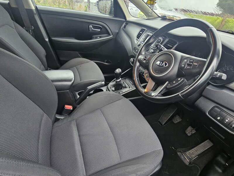Beautiful 2015 Kia Carens with Very Low Mileage / Only 1 previous owner and Nct for a Year/ Taxed..